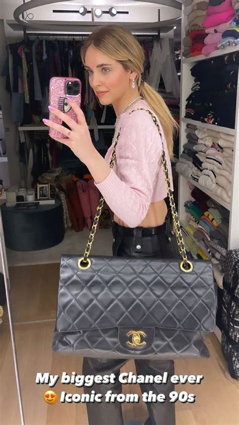 nella borsa chanel una pistola